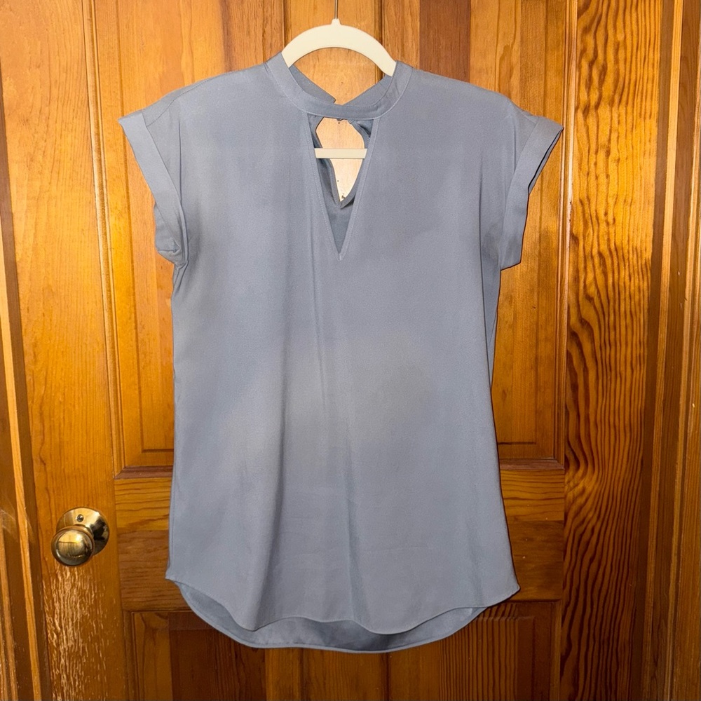 5/$25 🎆 EUC Express Short Sleeve Work Blouse, Grey, Size XS